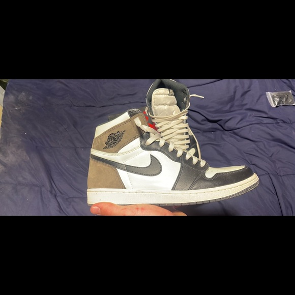 Athletic_Shoes